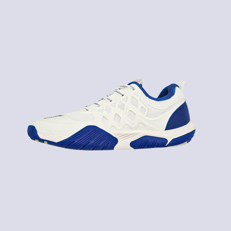 fencing shoes white and blue